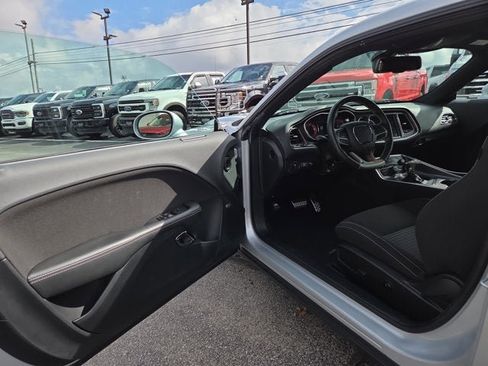 Used 2021 Dodge Challenger SRT Hellcat image 7
