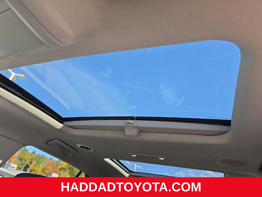 Used 2018 GMC Acadia SLE w/ Driver Alert Package I AWD/4WD image 17
