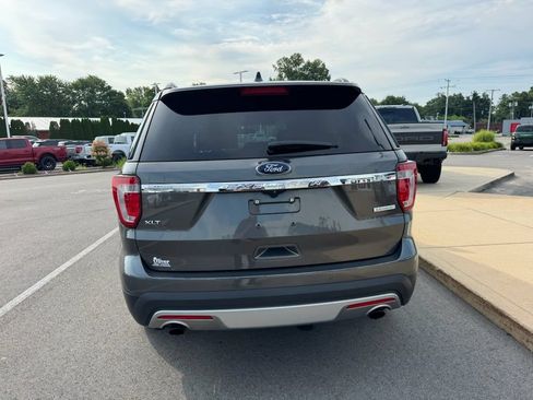 Used 2017 Ford Explorer XLT w/ Equipment Group 202A FWD image 6