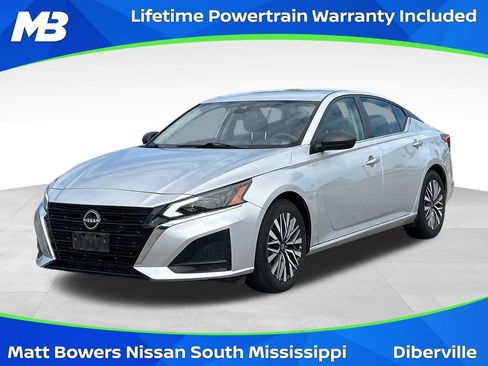 Used 2024 Nissan Altima 2.5 SV FWD image 1
