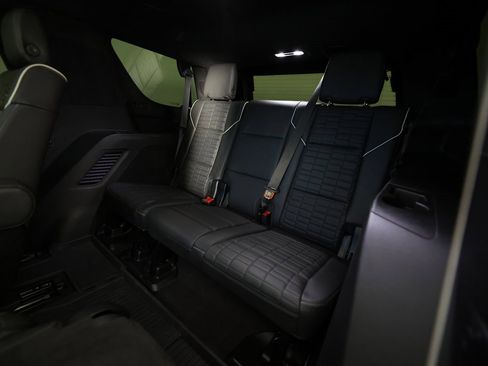 Used 2024 Cadillac Escalade V w/ LPO, ONYX Package image 15