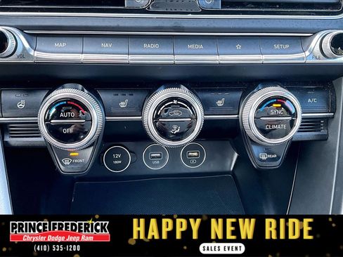 Used 2023 Genesis G70 2.0T image 25