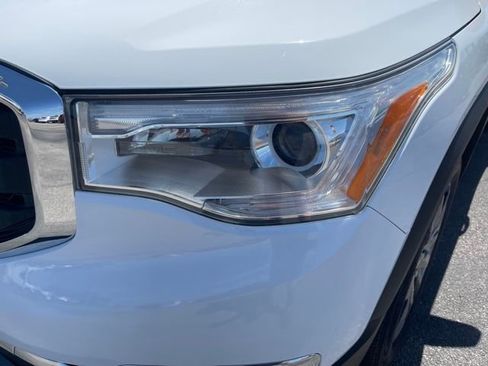Used 2018 GMC Acadia SLT FWD image 9