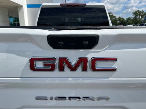 Used 2024 GMC Sierra 2500 AT4 w/ AT4 Preferred Package AWD/4WD image 7