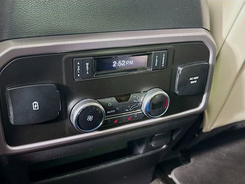 Used 2020 Ford Expedition Platinum image 27