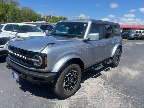 Used 2024 Ford Bronco Outer Banks image 2