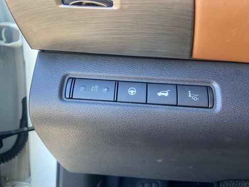 Used 2023 Nissan Pathfinder Platinum w/ Cargo Package AWD/4WD image 13