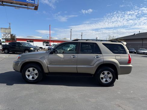 Used 2008 Toyota 4Runner SR5 AWD/4WD image 3