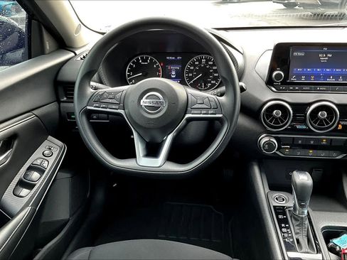 Used 2023 Nissan Sentra S image 5