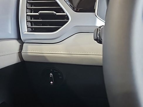 New 2026 Volkswagen Taos SE image 35