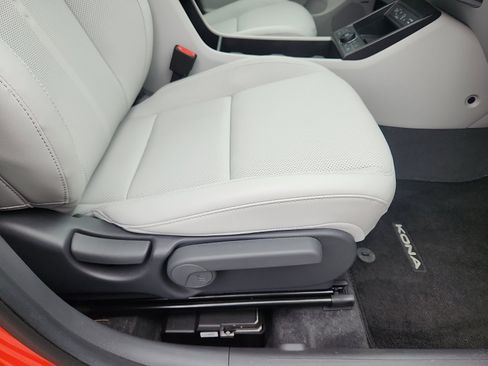 Used 2024 Hyundai Kona Limited FWD image 34