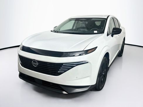 Used 2025 Nissan Murano SV AWD/4WD image 3