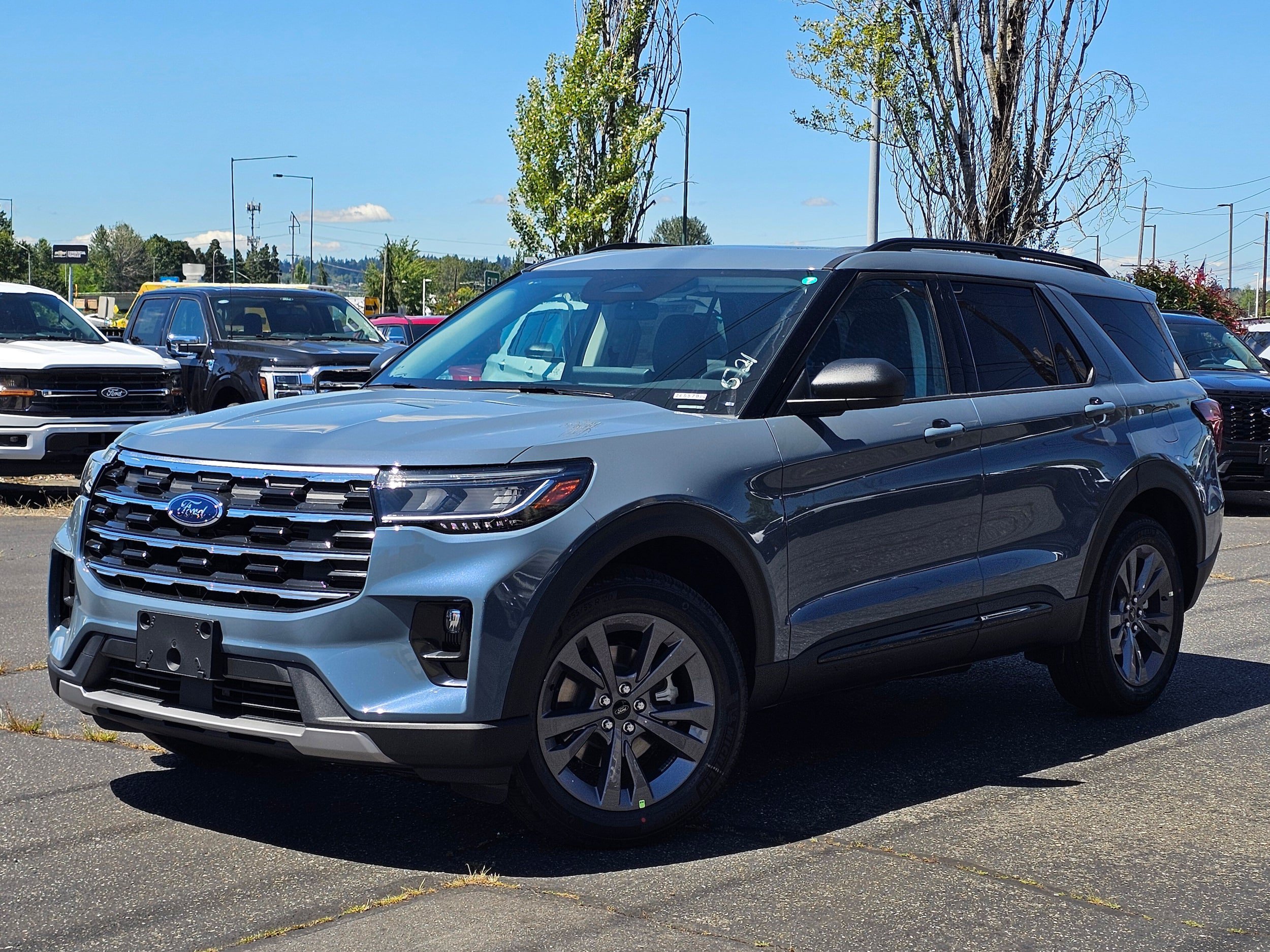 New 2026 Ford Explorer Active w/ Active Comfort Package AWD/4WD image 1