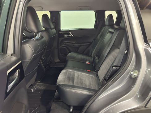 Used 2022 Mitsubishi Outlander SE AWD/4WD image 32