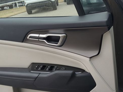 Certified 2023 Kia Sportage EX image 13