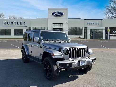 Used 2021 Jeep Wrangler Unlimited Sahara image 4