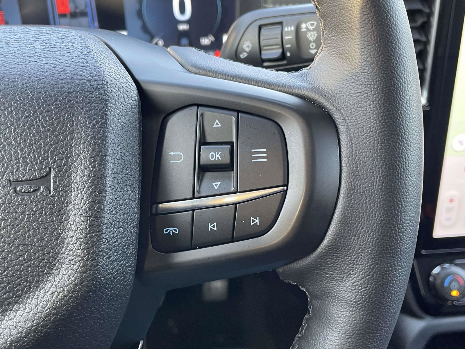 Used 2025 Ford Ranger Lariat w/ FX4 Off-Road Package AWD/4WD image 11