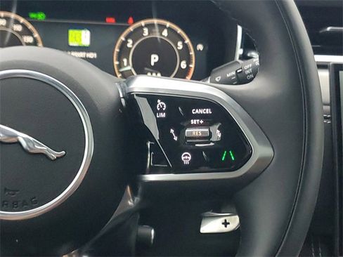 Used 2025 Jaguar F-PACE R-Dynamic S image 27