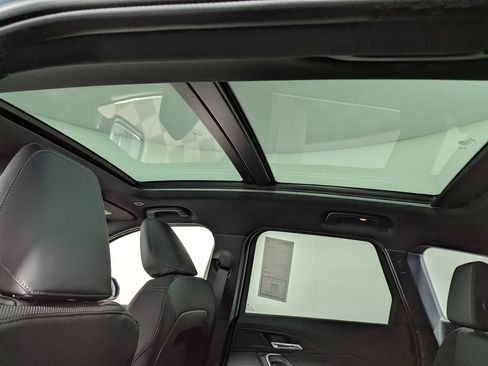 New 2026 BMW X1 xDrive28i w/ Convenience Package AWD/4WD image 8
