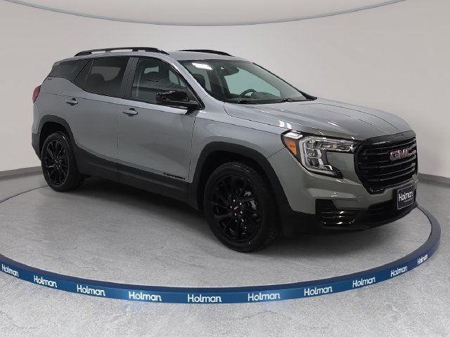 Used 2023 GMC Terrain SLE w/ Driver Convenience Package AWD/4WD image 4