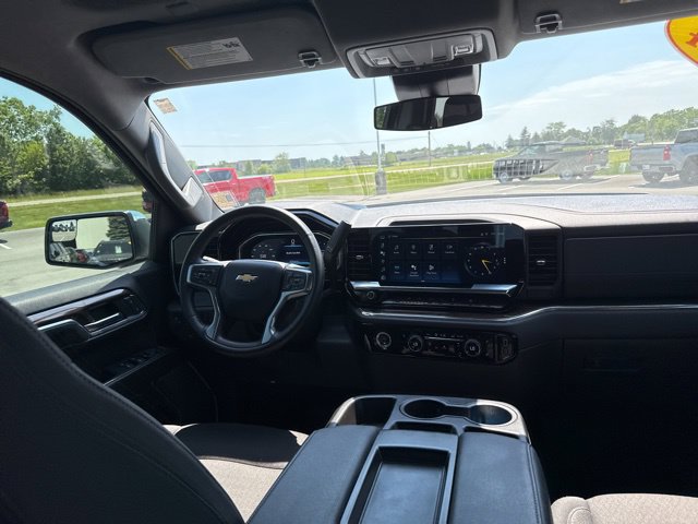 Used 2024 Chevrolet Silverado 1500 LT AWD/4WD image 31