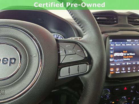 Certified 2022 Jeep Renegade Altitude w/ Convenience Group AWD/4WD image 17
