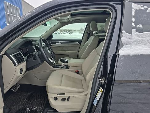 Used 2021 Volkswagen Atlas SEL R-Line image 7