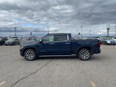 Used 2023 GMC Sierra 1500 Denali w/ Denali Reserve Package AWD/4WD image 5