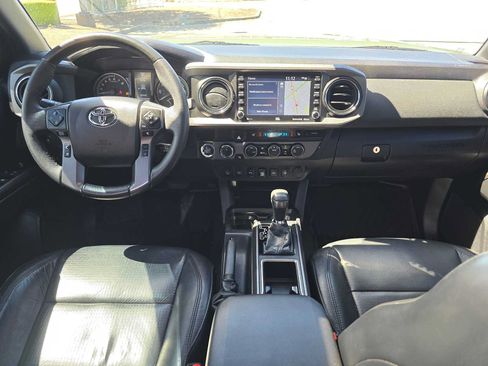 Certified 2021 Toyota Tacoma TRD Off-Road w/ TRD Premium Off Road Package AWD/4WD image 18