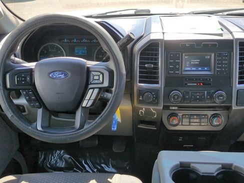 Used 2017 Ford F150 XLT AWD/4WD image 25