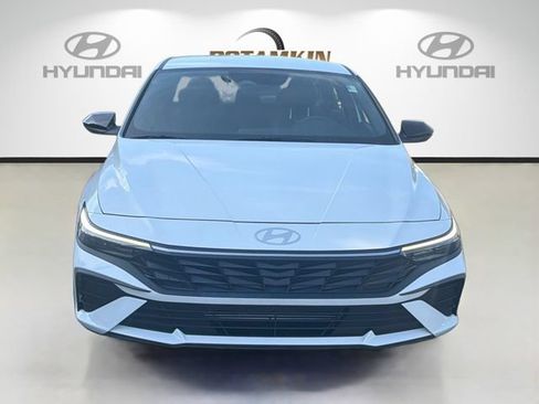 Certified 2025 Hyundai Elantra Sport FWD image 2
