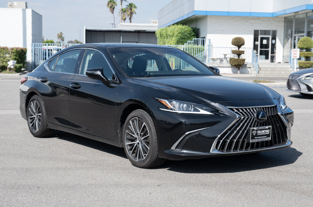 Used 2025 Lexus ES 350 w/ Premium Package FWD image 1