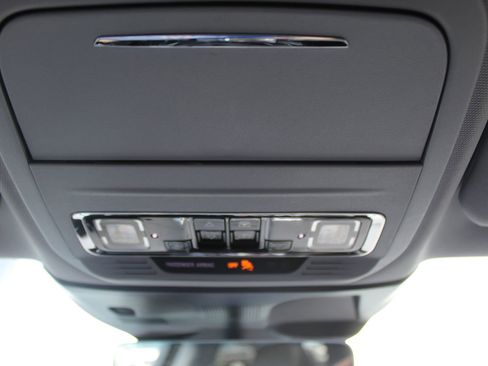 Used 2022 Lincoln Corsair Reserve w/ Equipment Group 201A AWD/4WD image 39