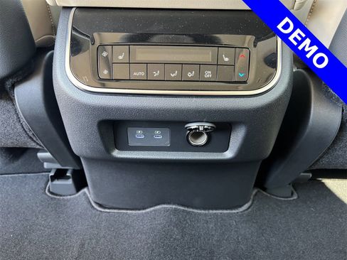 New 2025 Nissan Armada Platinum Reserve AWD/4WD image 26