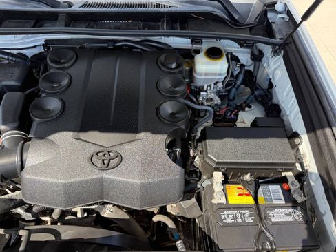 Used 2015 Toyota 4Runner SR5 Premium AWD/4WD image 14
