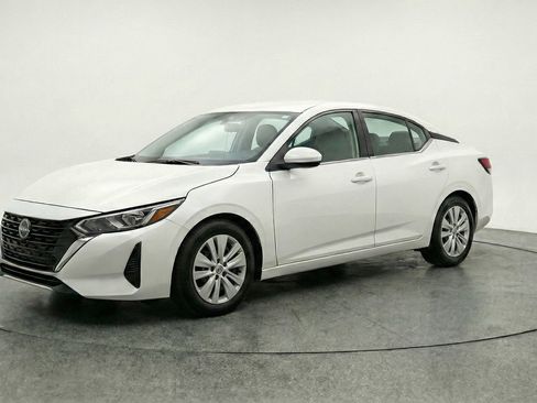 Used 2025 Nissan Sentra S image 3