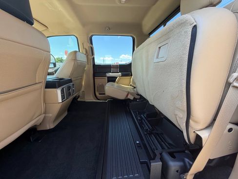 Used 2017 Ford F350 Lariat w/ Lariat Value Package AWD/4WD image 27
