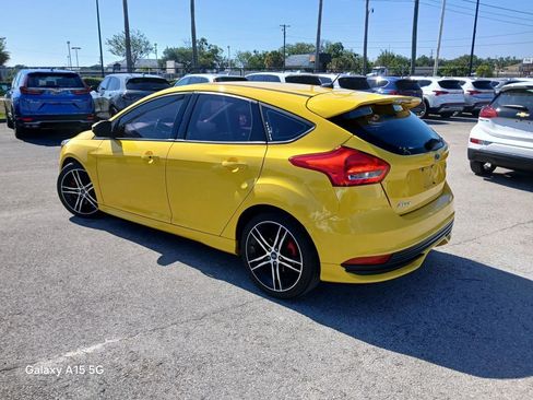Used 2018 Ford Focus ST FWD image 4