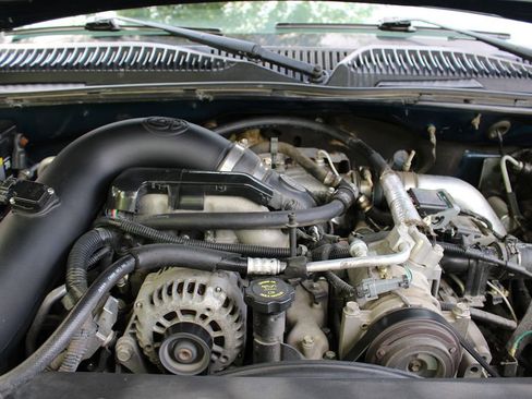 Used 2005 GMC Sierra 2500 SLE w/ Heavy-Duty Power Package AWD/4WD image 43