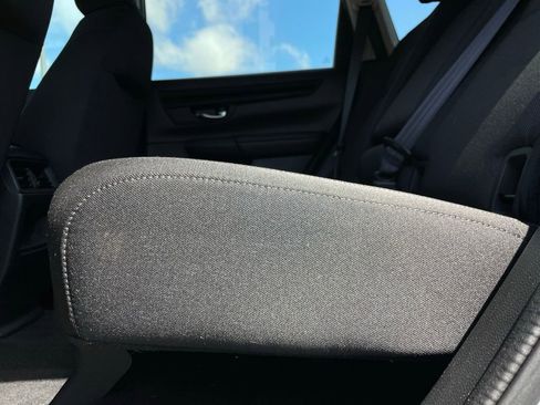 Used 2025 Honda CR-V LX image 39