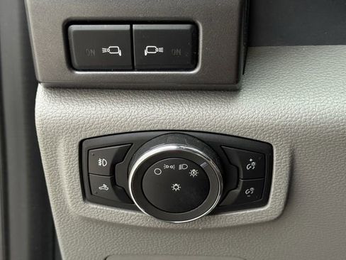 Used 2017 Ford F250 XLT w/ XLT Premium Package image 22