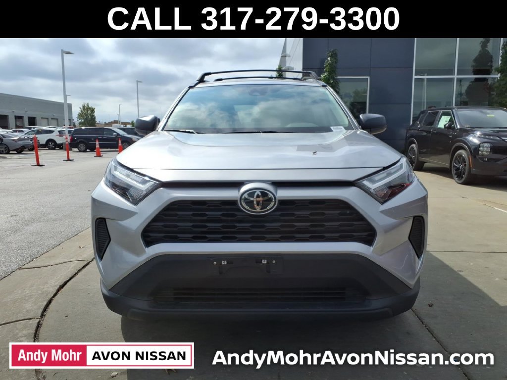 Used 2025 Toyota RAV4 LE AWD/4WD image 3