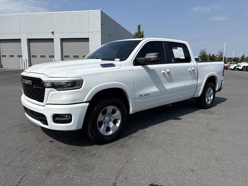 Used 2025 RAM 1500 Big Horn AWD/4WD image 5