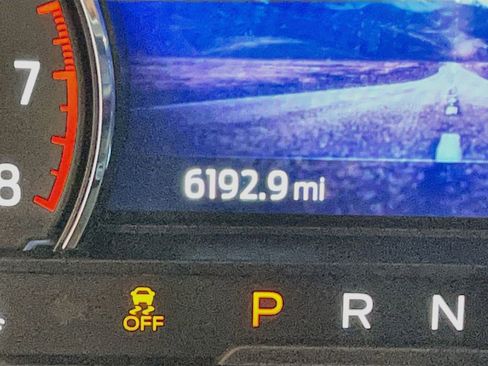 Used 2024 Ford Explorer XLT w/ Equipment Group 202A image 12