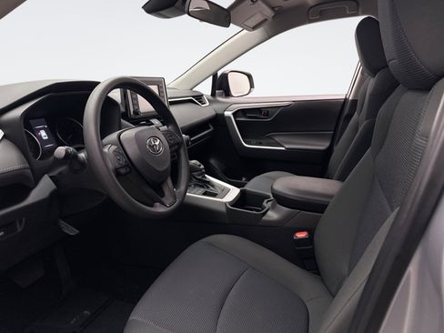 Used 2022 Toyota RAV4 LE image 10