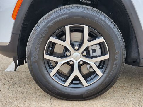 Used 2025 Jeep Grand Cherokee L Limited image 21