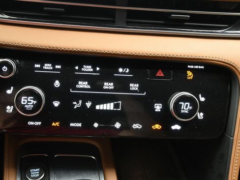 Used 2025 INFINITI QX60 Sensory AWD/4WD image 20