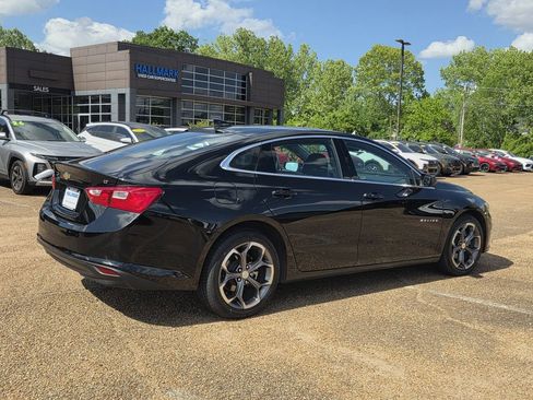 Used 2023 Chevrolet Malibu LT FWD image 4