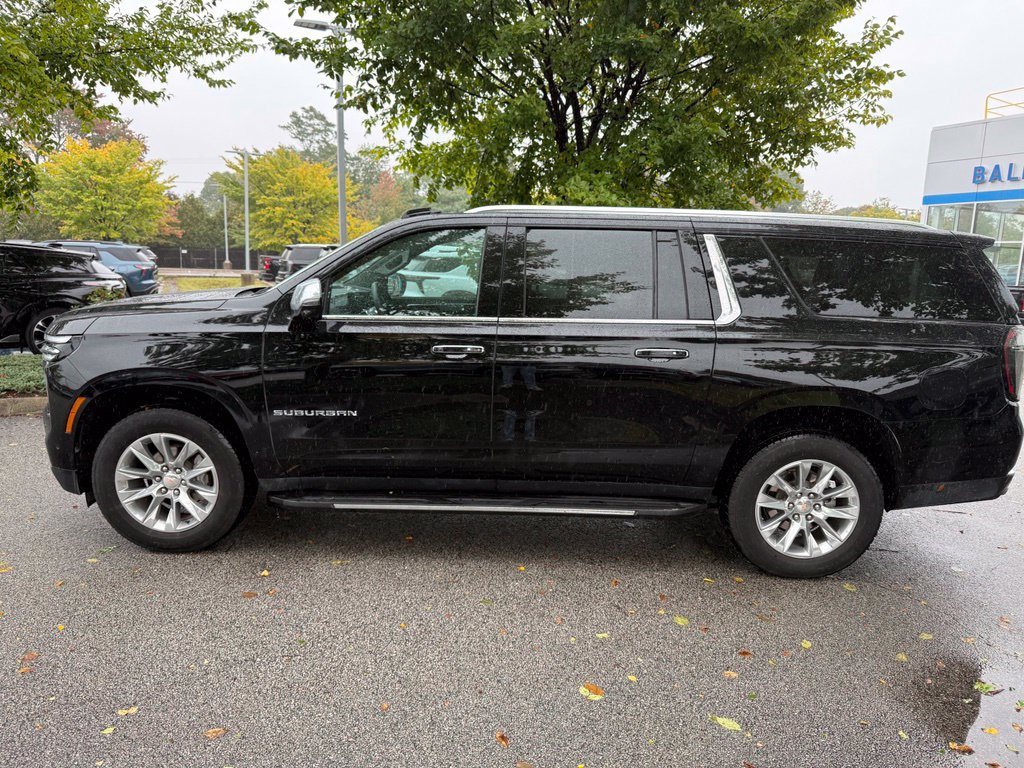 Used 2026 Chevrolet Suburban Premier AWD/4WD image 2