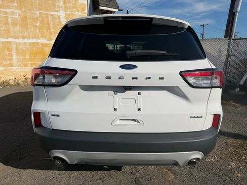 Used 2022 Ford Escape SE image 6